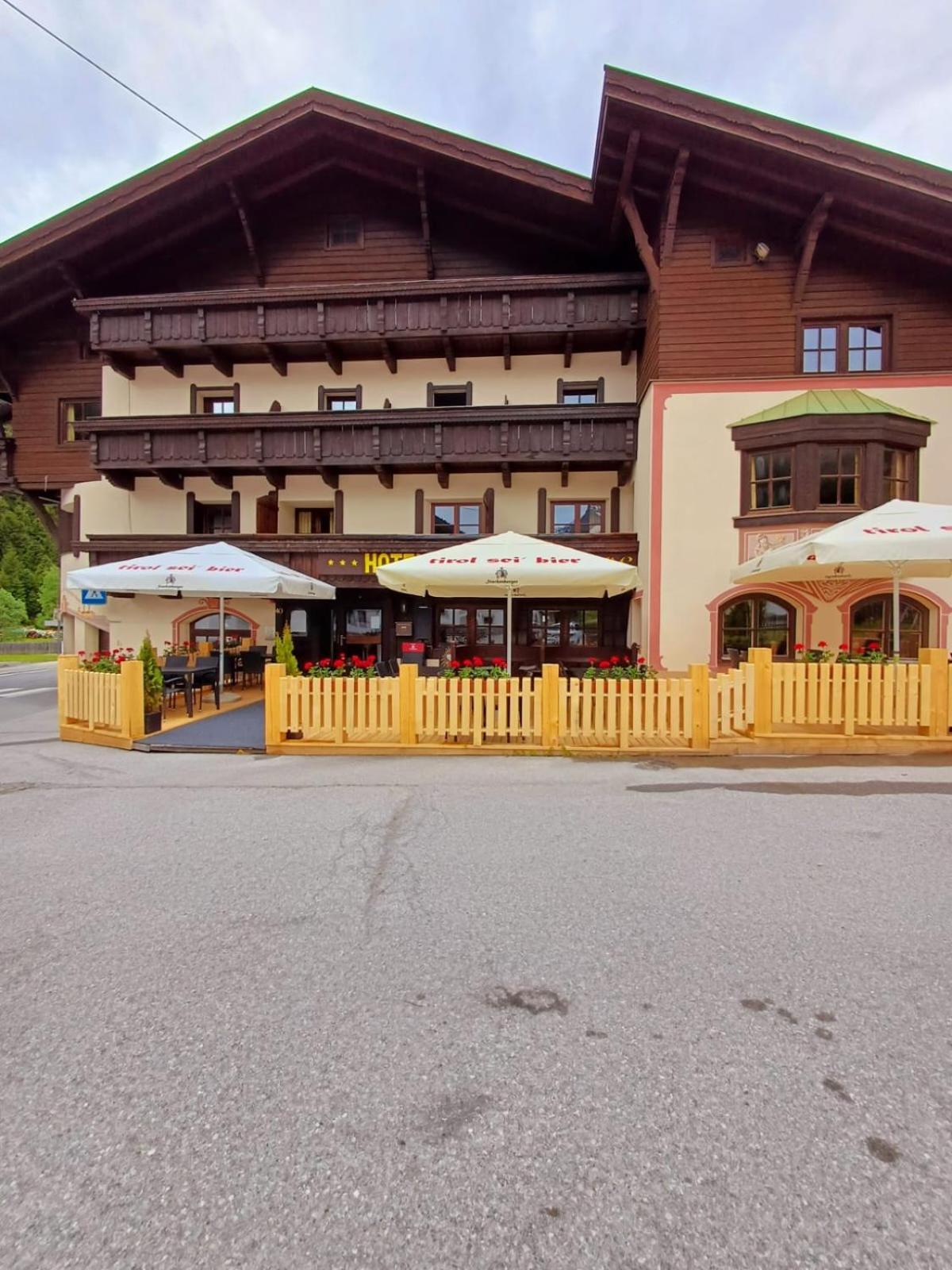 Hotel Restaurant Liesele Sonne Sankt Leonhard im Pitztal Exteriör bild