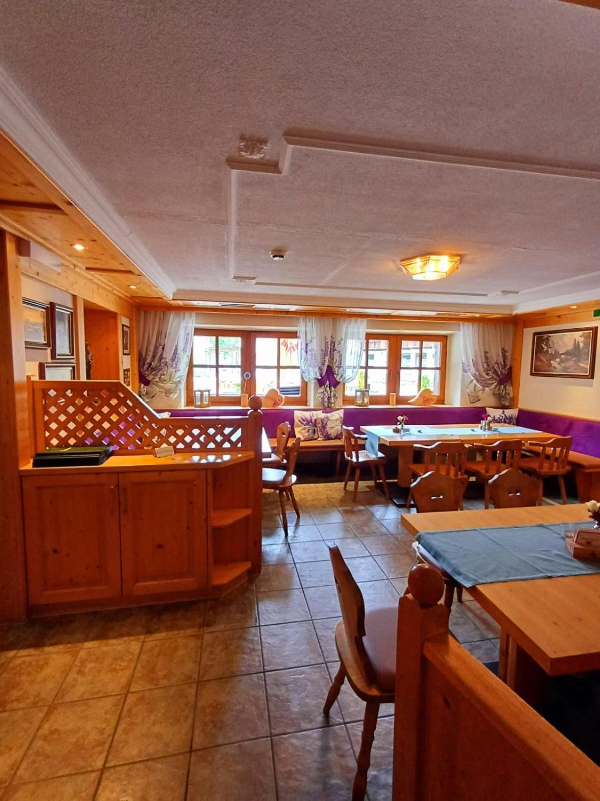 Hotel Restaurant Liesele Sonne Sankt Leonhard im Pitztal Exteriör bild