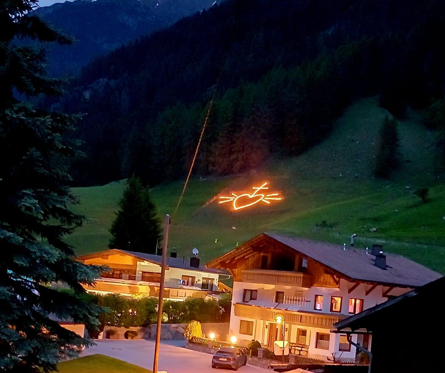 Hotel Restaurant Liesele Sonne Sankt Leonhard im Pitztal Exteriör bild